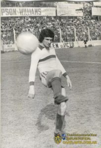 1972-Gómez-Voglino-333x490