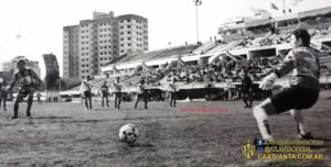 Apertura 1995/96. En la B Nacional, Atlanta supera en Villa Crespo 3 a 2 a Morón. El primer gol bohemio para empatar 1 a 1 el cotejo, convertido por Luis Bonnet, de penal. Esa tarde se sancionaron cuatro penales.