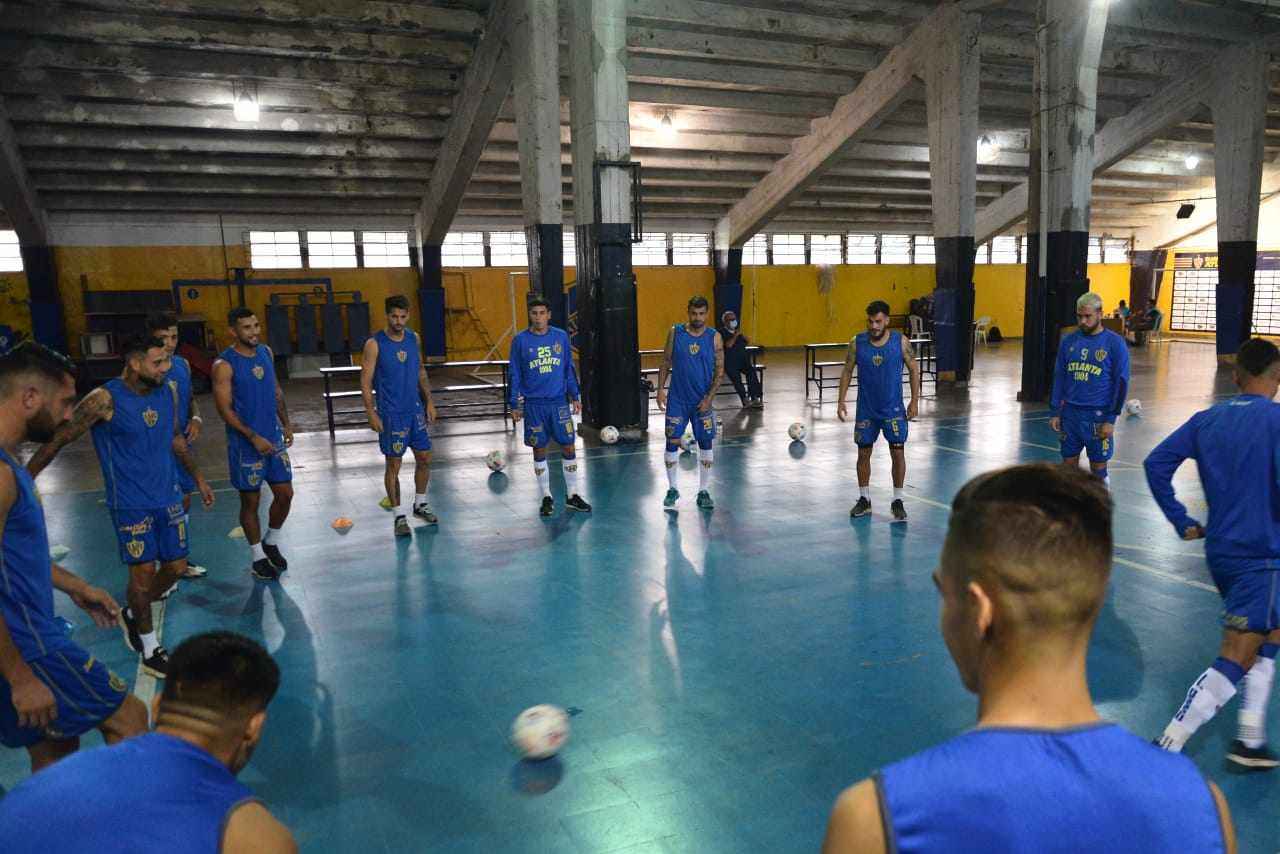 PRÁCTICA DE FÚTBOL ANTE SAN MIGUEL - Club Atlético Temperley